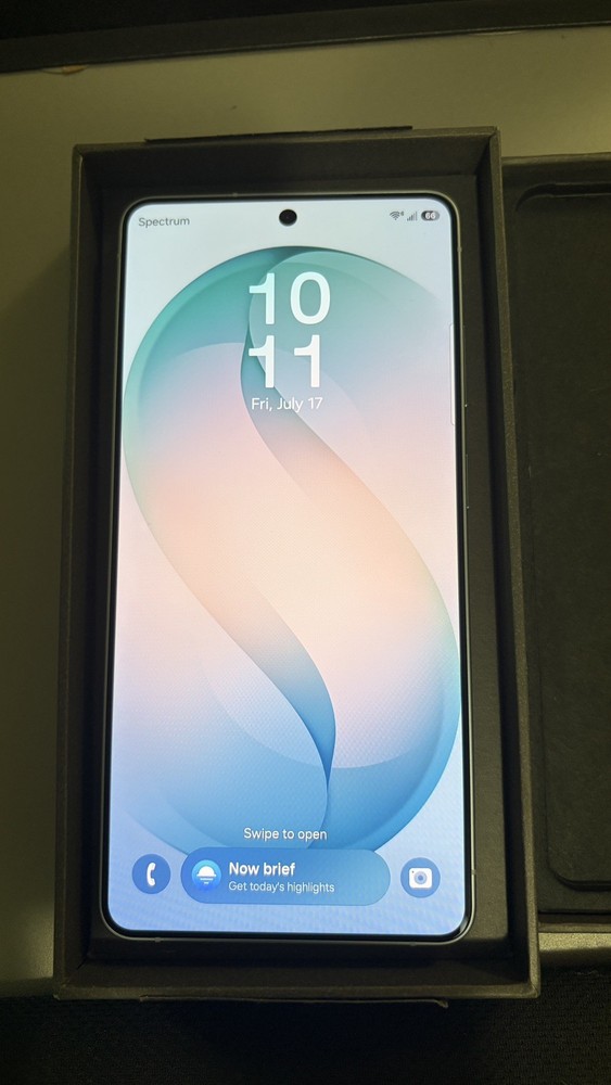 MINT Samsung Galaxy S26 Ultra 256 GB Sky Blue Spectrum carrier Unlocked IN BOX