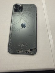 Apple iPhone Gray Slate Smartphone – Cracked Screen & Back For Parts/Repair
