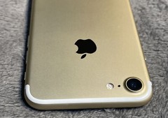 Apple iPhone 7 – 32GB – Gold (T-Mobile) A1660 (CDMA + GSM)
