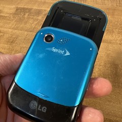 LG Remarq LN240 2.4&Prime; LCD Bluetooth Sprint Cellular Slider Cell Phone Turquoise