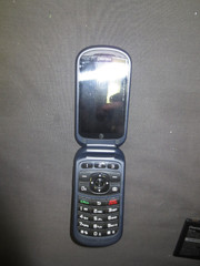 PANTECH BREEZE IV (AT&T) 256MB 3G GSM CELLULAR FLIP PHONE P2050 ORIGINAL BOX
