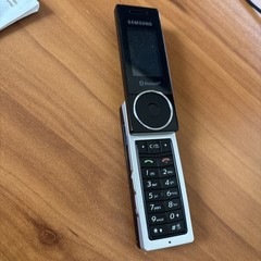 Samsung SGH-X830 black 1GB 1.3MP Swivel Mobile Phone works service untested