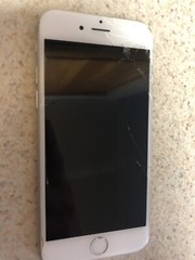 Apple iPhone 8 – 64GB – Silver (Verizon) A1863 (CDMA + GSM)