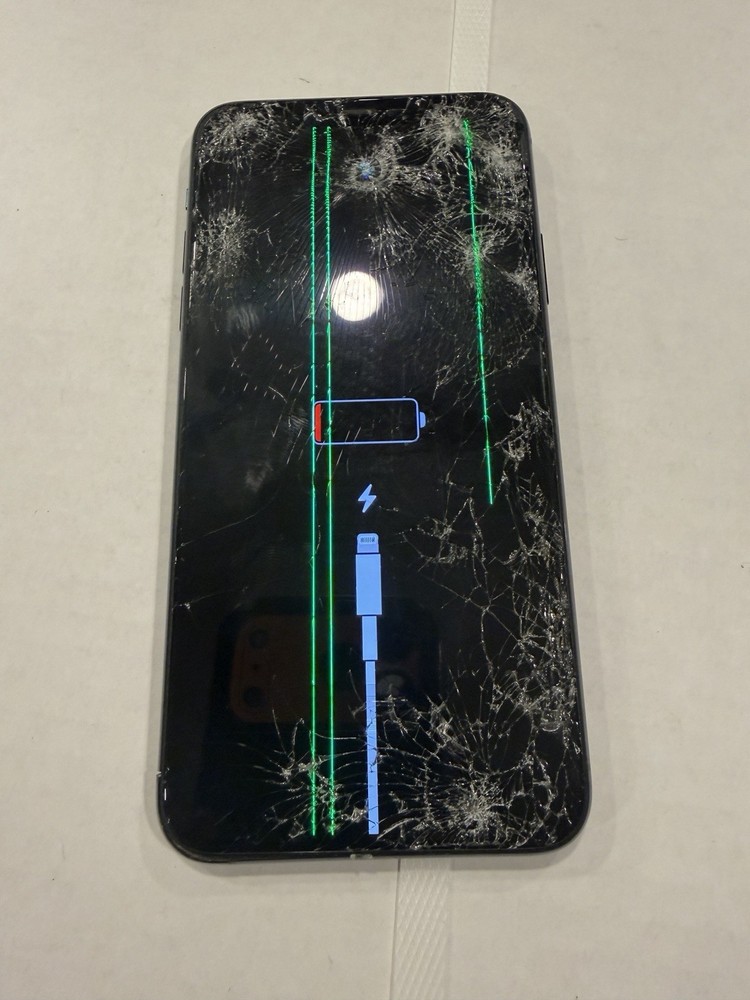 Apple iPhone Gray Slate Smartphone – Cracked Screen & Back For Parts/Repair