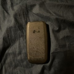 LG 440G Black (TracFone) Flip Cell Phone FOR PARTS – BATTERY NOT CHARGING!