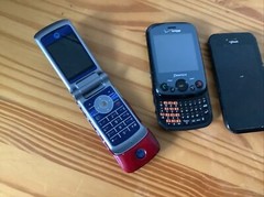 3 Folding phones &lsquo;Vintage Phones PANTECH -MY TOUCH -MOTOROLA