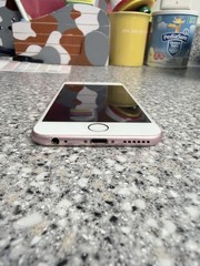 Apple iPhone 6s in Rose Gold 64GB locked At&t