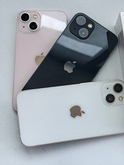 Hot Apple iPhone 13 128GB/256GB Unlocked Mint Condition Smartphone Tested Well