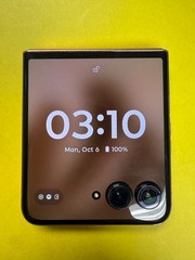 Motorola Razr+ Plus 2025 – 256GB – Mocha (Unlocked) Good Condition