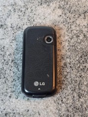 LG LG265 Cell Phone Black 1.3MP Camera Powers On Battery LGIP-340N Micro USB