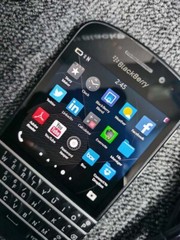 BlackBerry Q10 3.1&Prime; 8MP 4G 16GB GPS Bluetooth Unlocked Cellphone