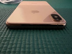 Apple iPhone XS Max – 64GB – Gold (Unlocked) A1921 (CDMA + GSM)