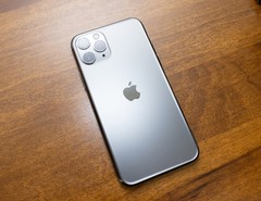 Apple iPhone 11 Pro 256GB A2160 Space Gray MWCM2LL/A Unlocked