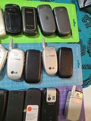 (23) Vintage Cell Flip Phones – Untested Flip, Slide LG Samsung Black Berry