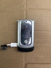 Motorola RAZR VE20 Flip Cellular Phone Black Silver 2.0 MP 2.2&Prime; TFT Color Screen