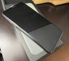 Apple iPhone 11 Pro Max MWH22LL/A Midnight Green 64GB / Used