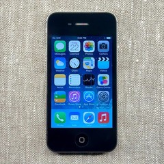 Apple iPhone 4S 8GB Black Smartphone Unlocked iOS 7.0.6 Complete Box CIB A1387