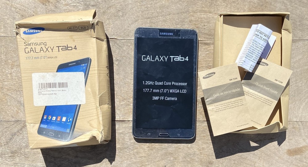 Untested SAMSUNG GALAXY Tab 4 Wi-Fi 8GB Cellphone 7&Prime; Black Cell Phone