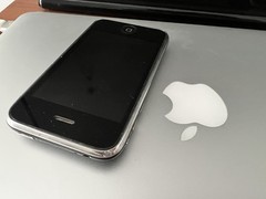 Apple iPhone 3G 8GB 2008 Original With Box and Accessories