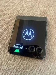 Motorola Moto RAZR 2024 Cell Phone 256gb Koala Gray