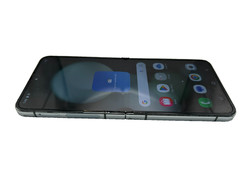 Samsung Galaxy Z Flip 5 – 512GB – Unlocked – Light Green