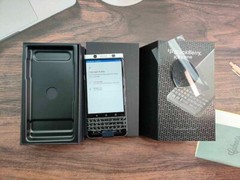Never used BlackBerry KEYone – 32 GB 64GB – Black Silver (Unlocked) 4G phone