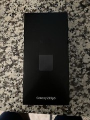 Samsung Galaxy Z Flip5 – 256 GB – Gray (T-Mobile) (Dual SIM (SIM + eSIM))
