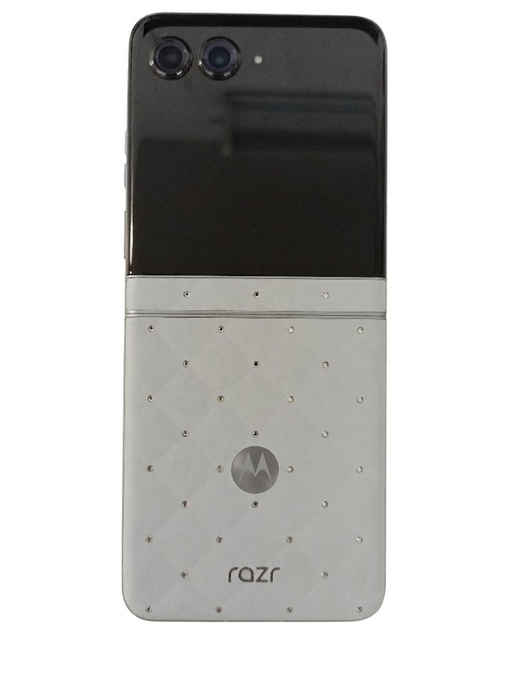 Unlocked Motorola Razr 2025 256GB XT2553-3 Silver T-Mobile (READ DESCRIPTION)