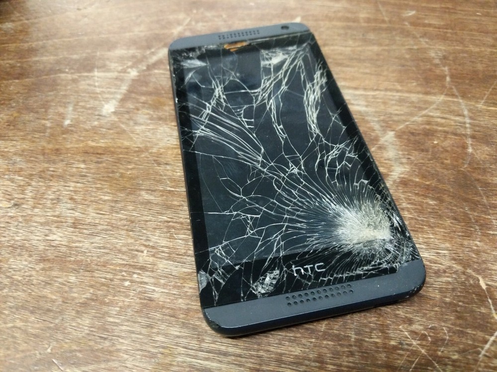 AS IS CRACKED NO POWEr HTC Desire 610 8GB Charcoal Gray AT&T