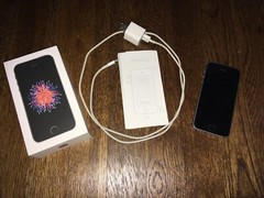 Apple iPhone SE – 16GB – Space Gray (Verizon) A1662 (CDMA + GSM)