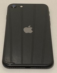Apple iPhone SE (2nd Gen) Black 128GB unlocked Bundle With Accessories