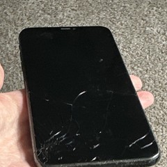 Apple iPhone Green Slate Smartphone Triple Rear Camera Cracked Screen