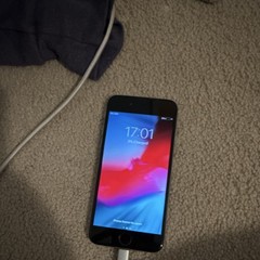 Apple iPhone 6 Silver 8MP Camera 4.7in iOS Wi-Fi Bluetooth Smartphone