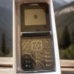 i15 Pro Purple Flip Phone 2.4in Dual SIM MTK6261D USB-C Bluetooth MicroSD