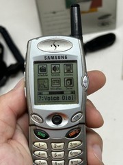 Samsung SCH-T300 – Gray and Black ( Verizon ) Box and Accessories WORKS