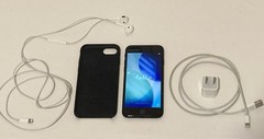 Apple iPhone SE (2nd Gen) Black 128GB unlocked Bundle With Accessories