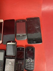 13 Cell Phones( Not Working Or Parts). :2