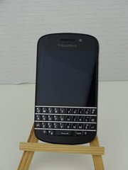 BLACKBERRY Q10 TOUCHSCREEN CELL PHONE 16GB AMOLED 3.1&Prime; DUAL CORE BELL ONLY