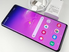 Samsung Galaxy S10 SM-G973U – 128GB – Prism Black (Verizon) GSM Unlocked