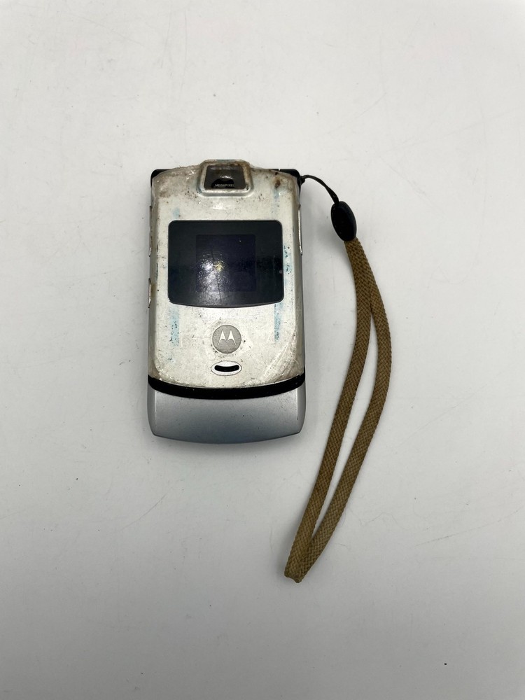 Motorola Flip Cell Phone Silver & Black 2.2&Prime; Color Screen Micro USB with Battery