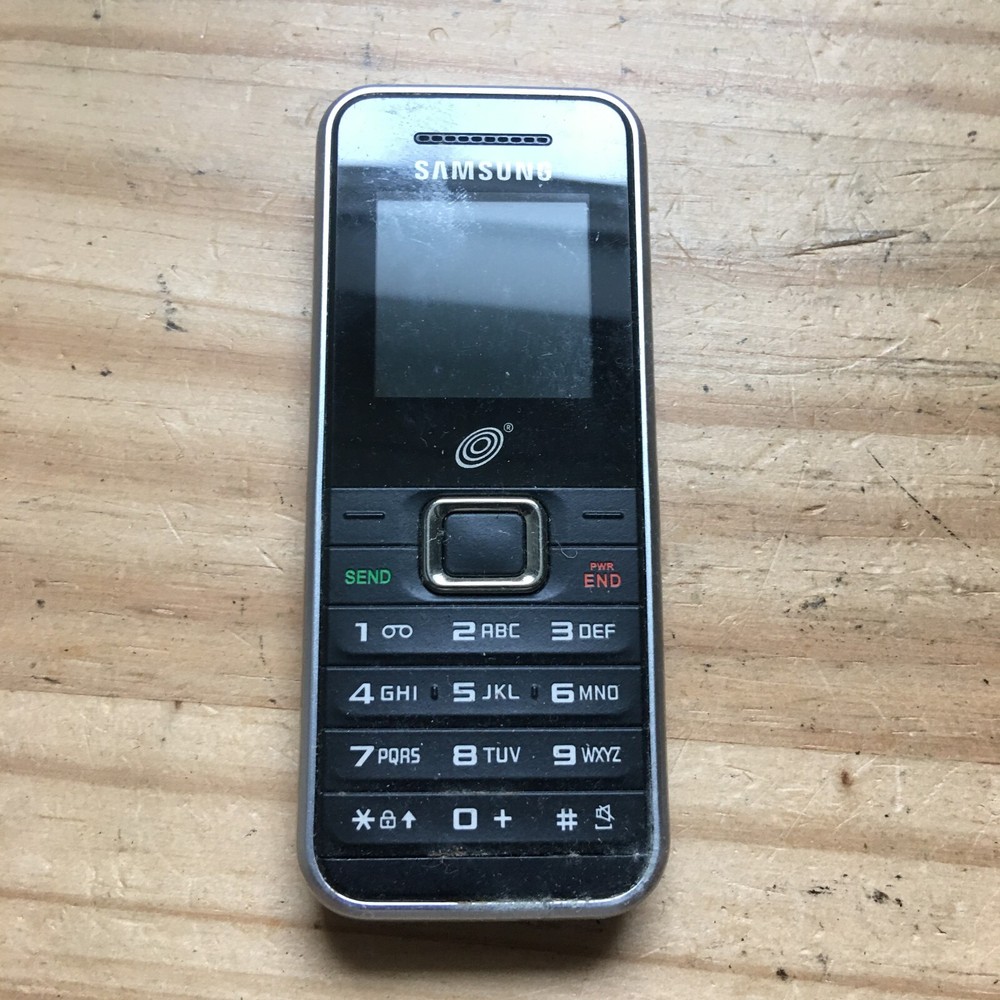 Samsung Black and Sliver SGH-S125G Cellphone 4&Prime;L x 1.5&Prime;W