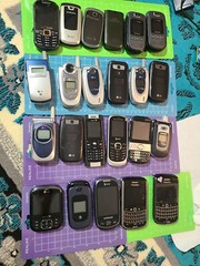 (23) Vintage Cell Flip Phones – Untested Flip, Slide LG Samsung Black Berry