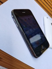 iOS 3 Apple iPhone 3GS – 8G 16G 32GB (Unlocked) A1303 (GSM) 100% Working