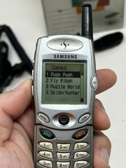Samsung SCH-T300 – Gray and Black ( Verizon ) Box and Accessories WORKS