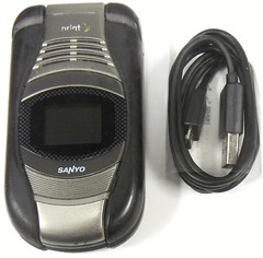 Kyocera Taho E4100 – Black and Silver ( Sprint ) Rare Cellular Phone – Bundled