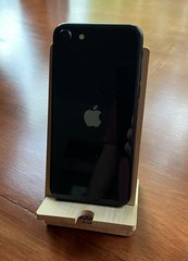 Apple iPhone SE (2nd Generation) – 64 GB – Black (Unlocked) (CA)