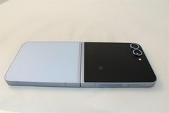 DEFECTIVE Samsung Galaxy Z Flip6 SM-F741U1 512GB Blue – Factory Unlocked 7637808