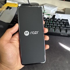 *Read Description ! Motorola RAZR Ultra 2025 512GB, Pantone Rio Red, XT2551-2