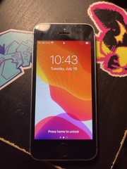 Apple iPhone SE – 32GB – Space Gray (AT&T) A1662 (CDMA + GSM)