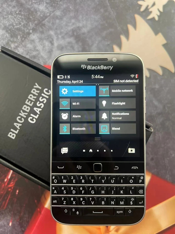 BlackBerry Classic Q20 16GB+2GB RAM Unlocked LTE Keyboard GSM Carrier Wholesale